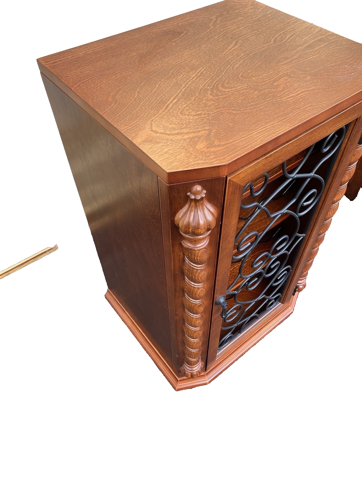 64917  Mahogany Nightstand End Table Stand Wine Rack