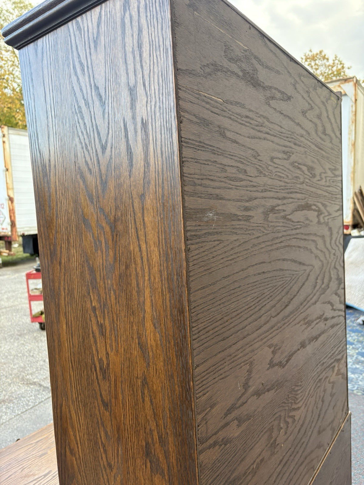 67133 FEUDAL Oak 2 Piece China Cabinet  Convex Glass in Doors