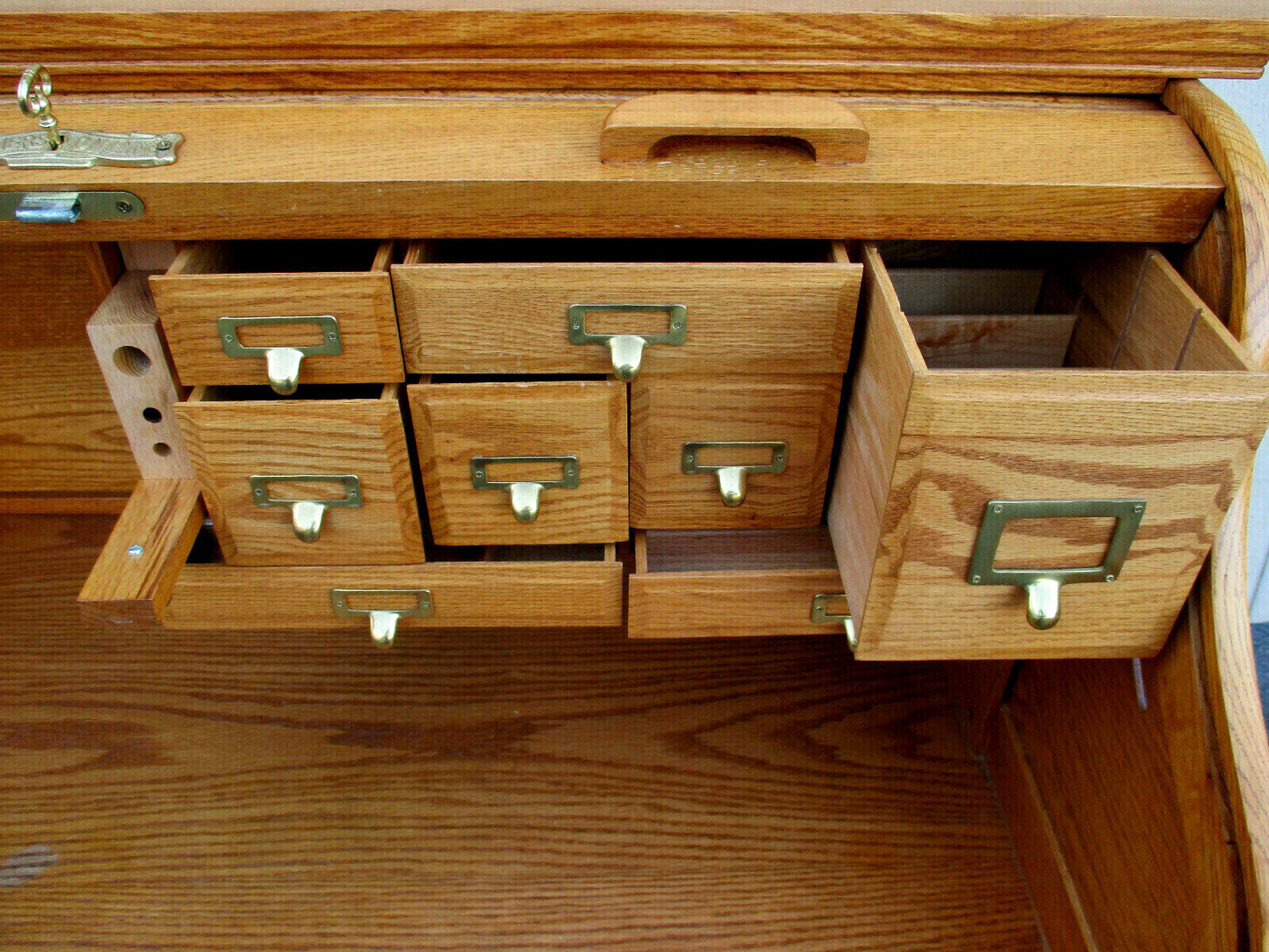 62628   WINNERS ONLY Oak Roll Top Desk w/ Swivel Office Chair