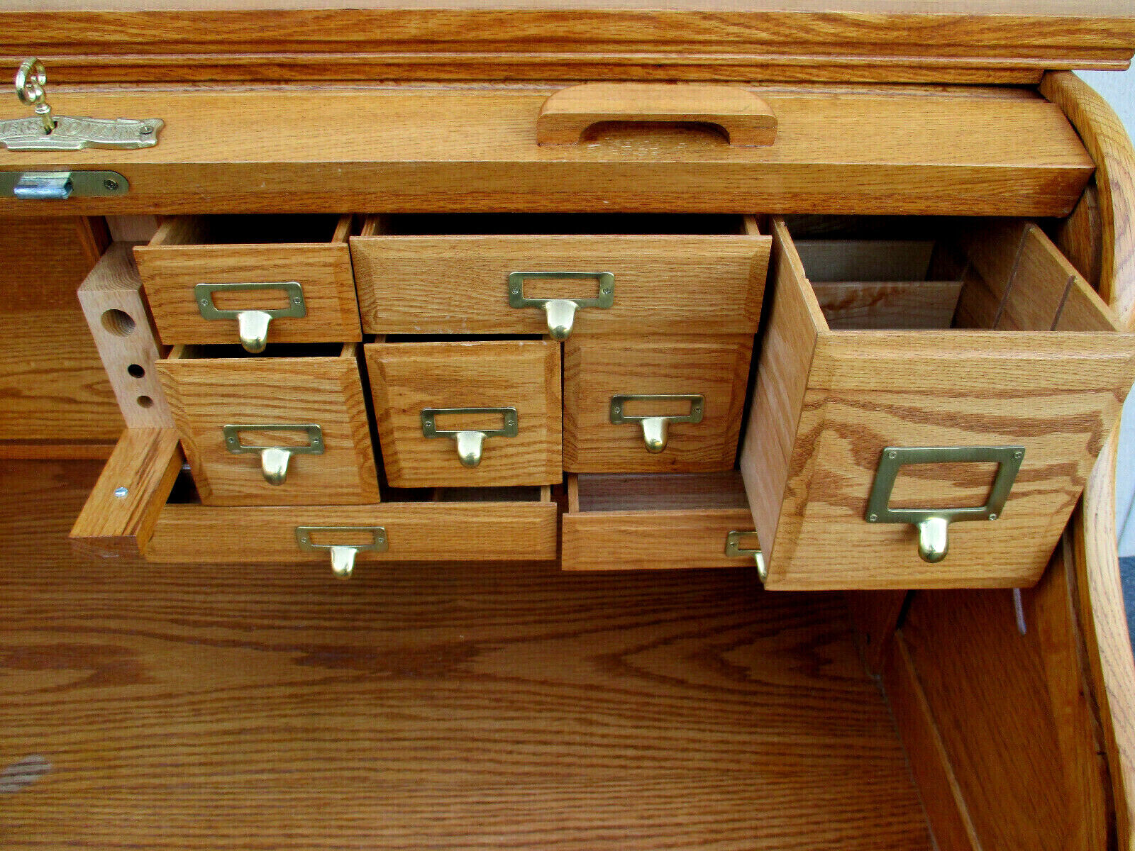 62628   WINNERS ONLY Oak Roll Top Desk w/ Swivel Office Chair