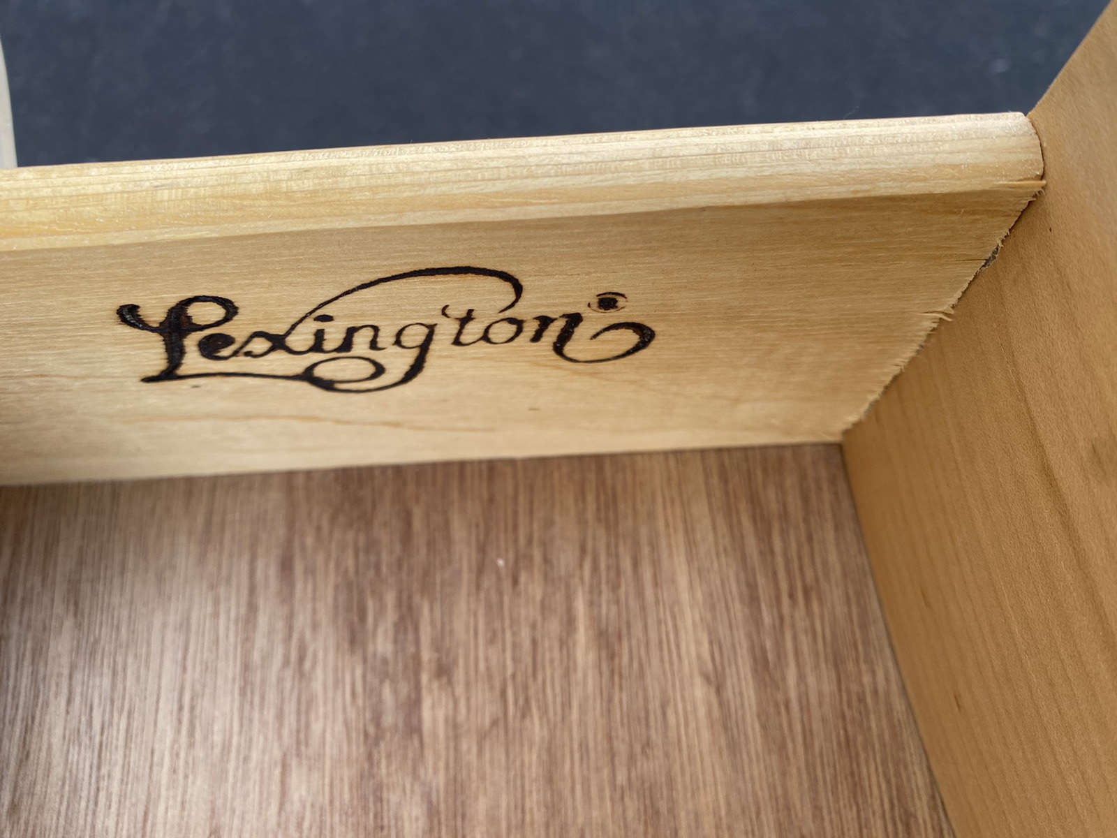 66379 Pair LEXINGTON Furniture Nightstand End Table Stand s