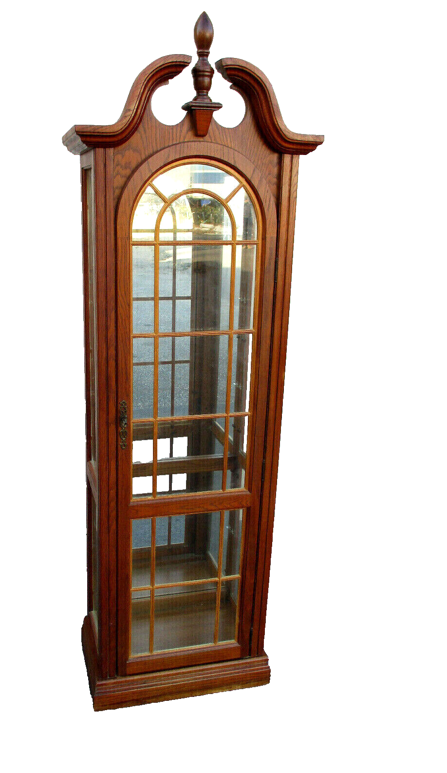62955   Pulaski Oak Curio China Display Cabinet Etergie