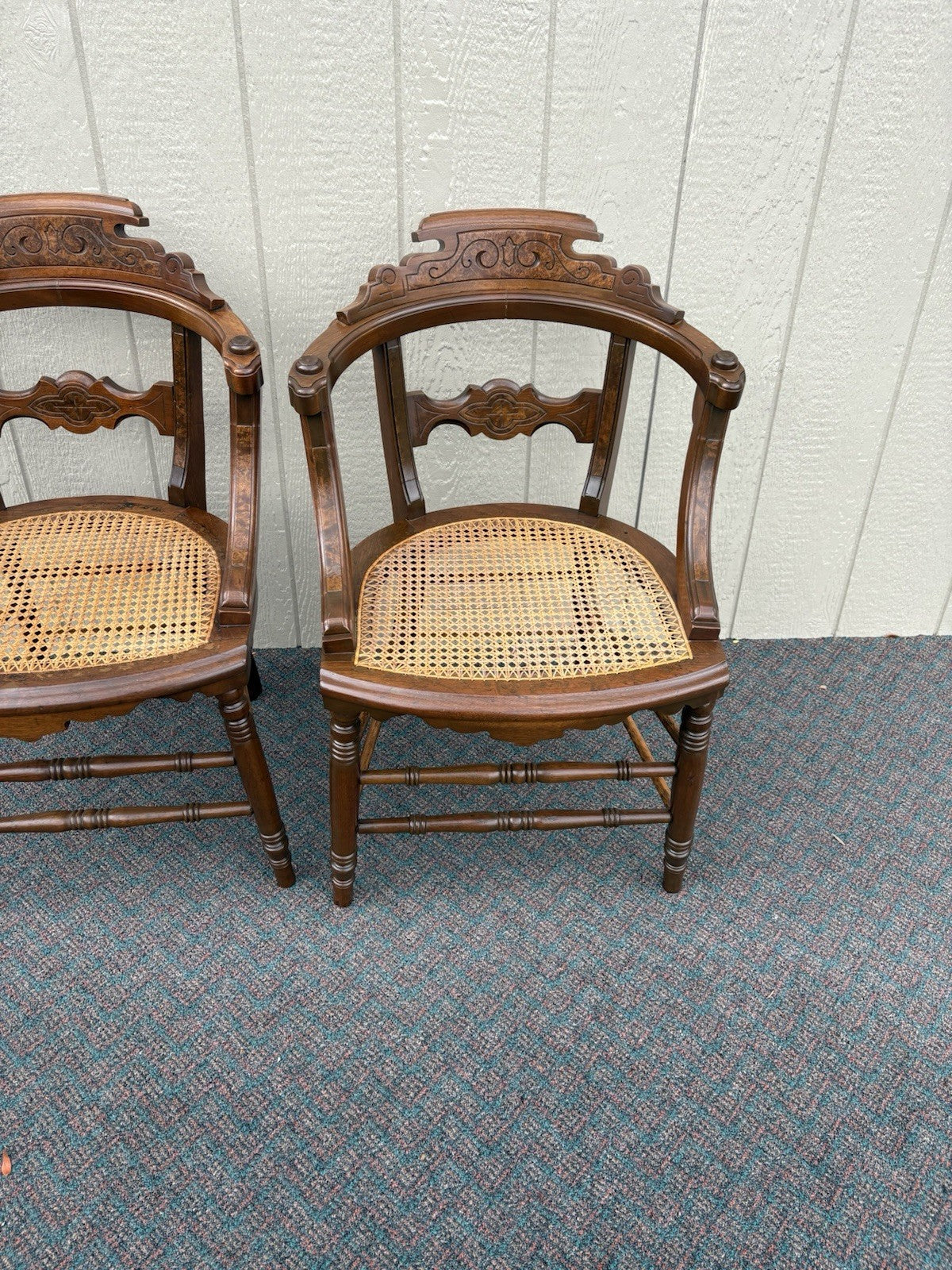 67164 Pair Antique Victorian Walnut Dining Chairs Chair s