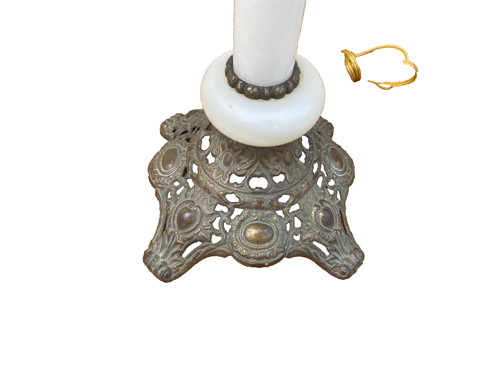 64951   Antique Victorian Oil Lamp with glass globe