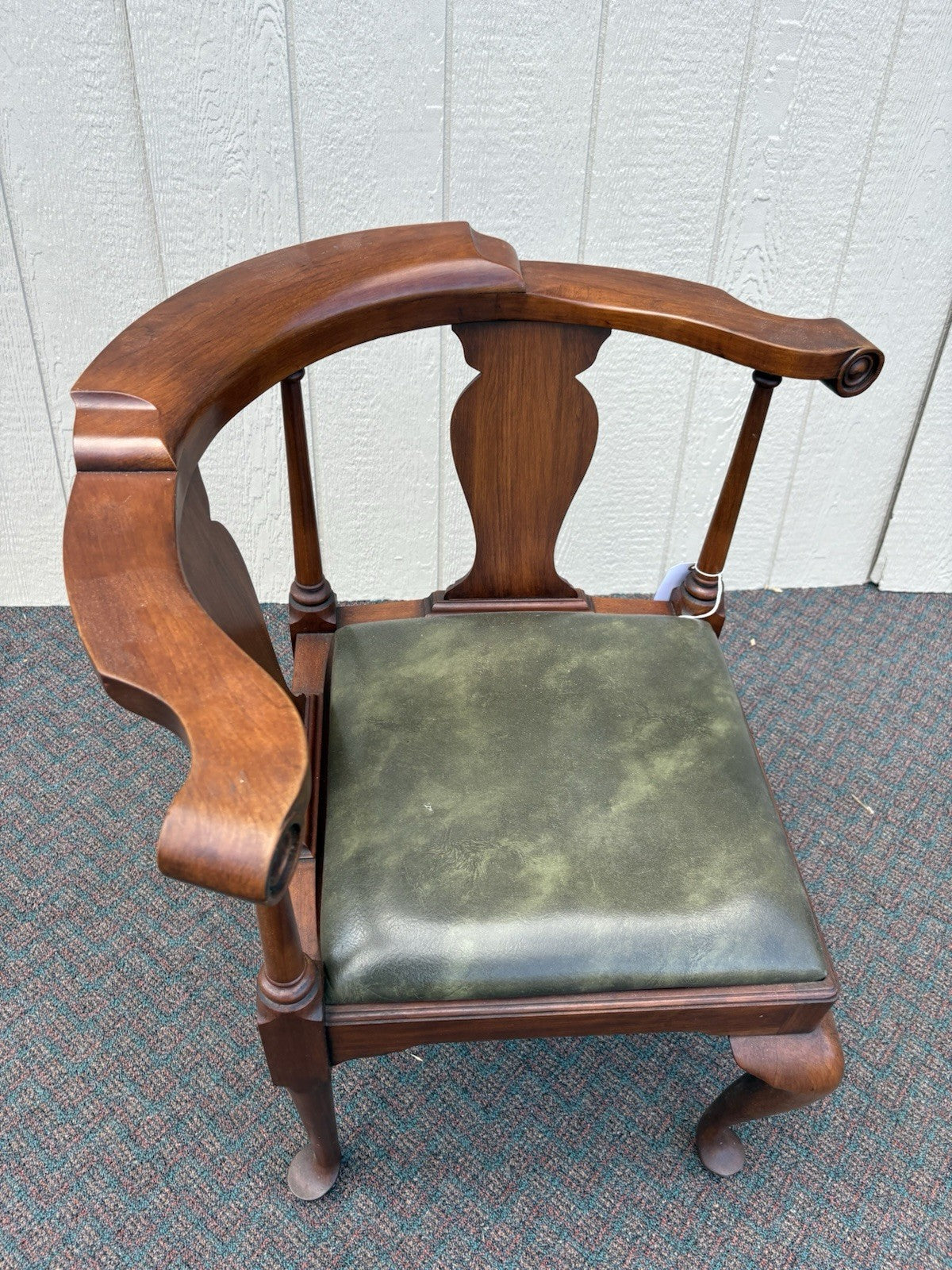 66888  HENKEL HARRIS VIRGINIA GALLERIES Solid Black Cherry Corner Chair