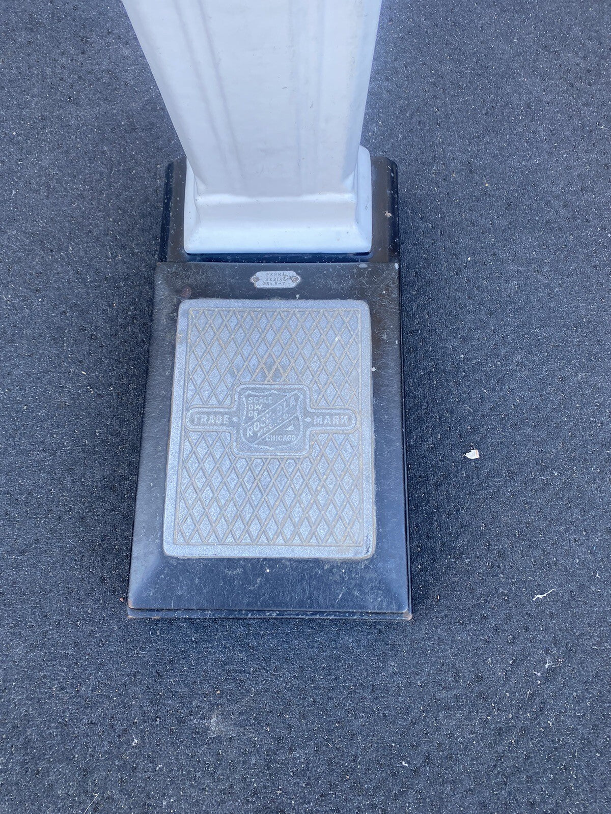 65067 Antique Floor Model COIN OPERATED  ROCKOLA MFG CO Scale