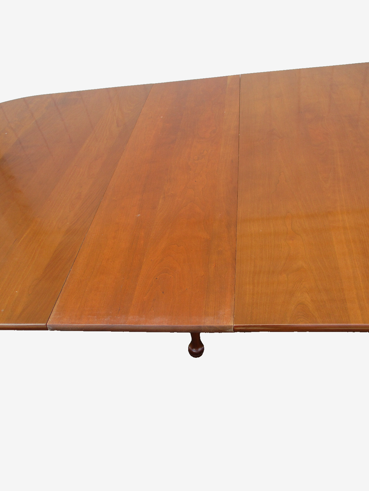 64226   Thomasville Cherry Dining Table w/ leaf  +  6 Chair s