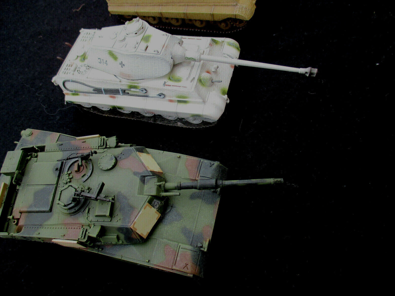 ES52 Dragon Armor Models WWII Collectible Model Grouping of 6 Military Tanks