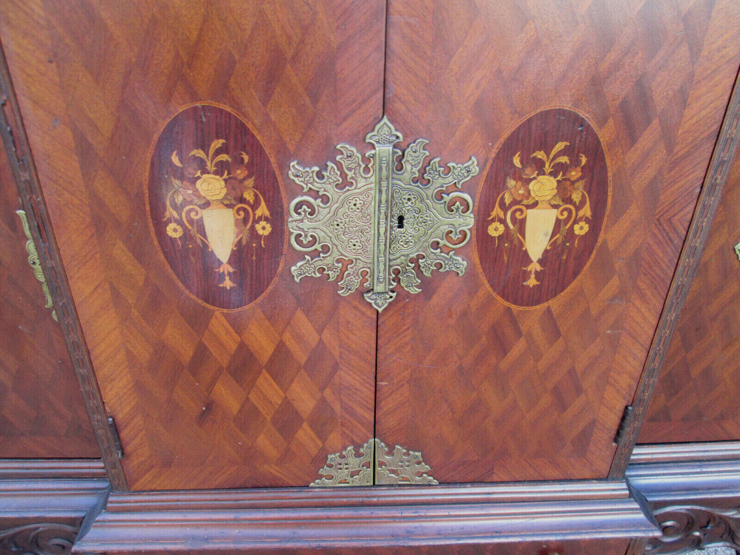 56654 Vintage French Inlaid Urns China Bar Cabinet Curio