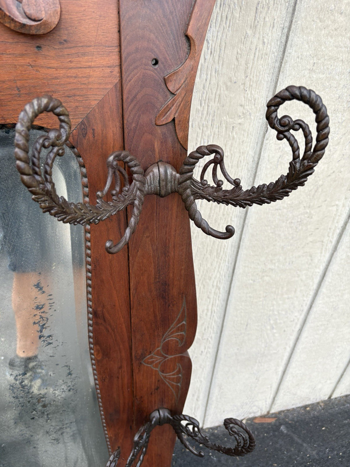 66724 Antique Victorain Mirror with 4 Hooks to hang coats hats Hatrack Coattree
