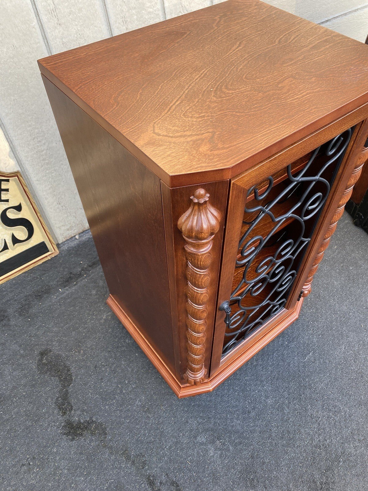 64917  Mahogany Nightstand End Table Stand Wine Rack