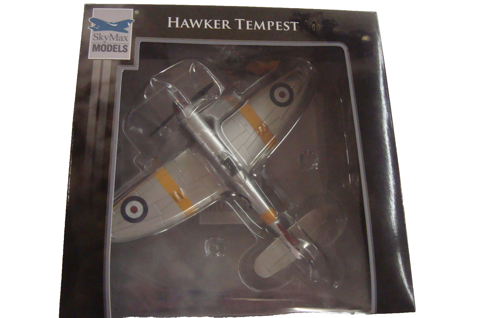 ES30 - HAWKER TEMPEST SkyMax Models with Stand in Original BOX 