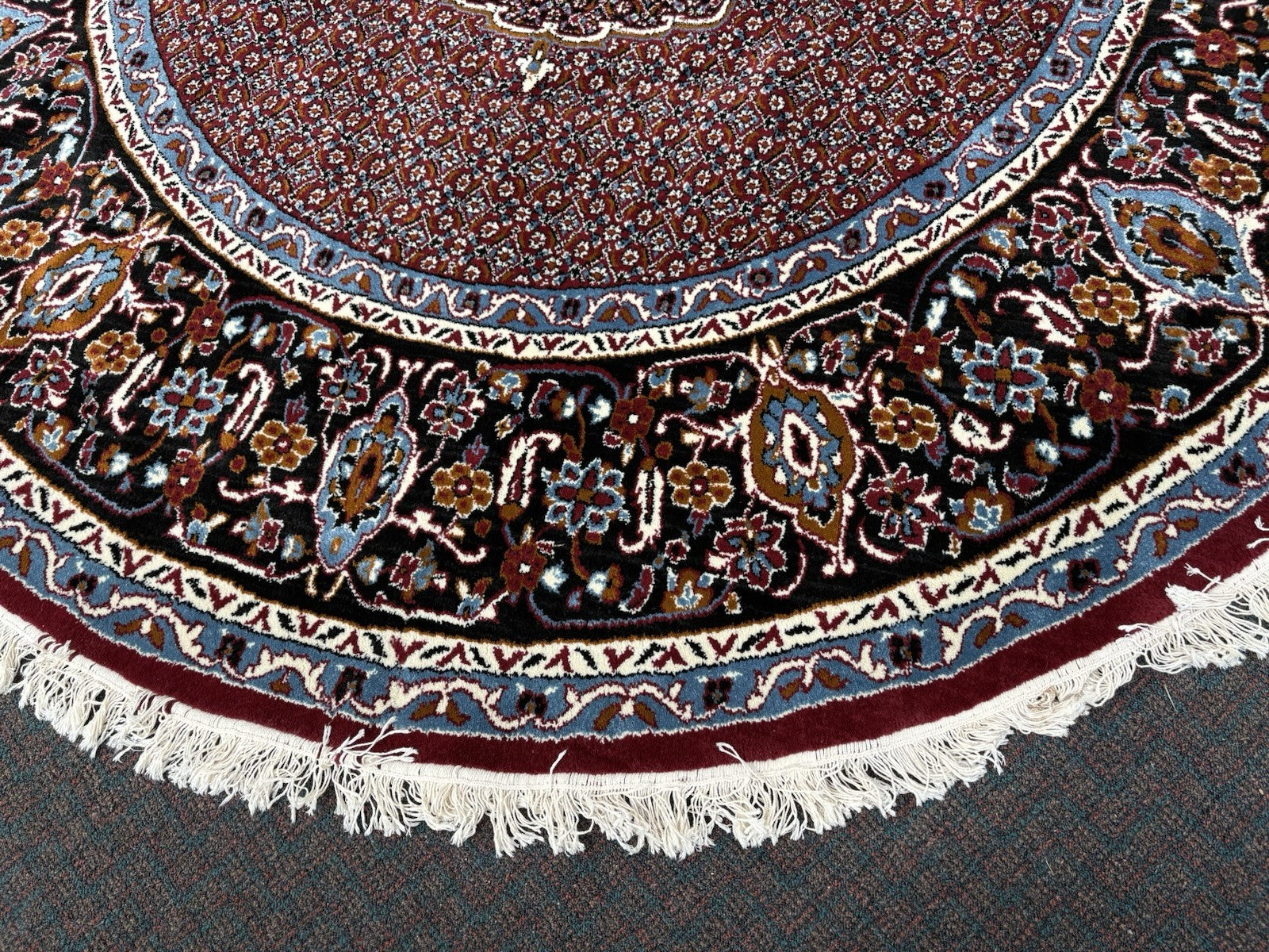 RUG 19: Large Octagonal Oriental Rug Carpet