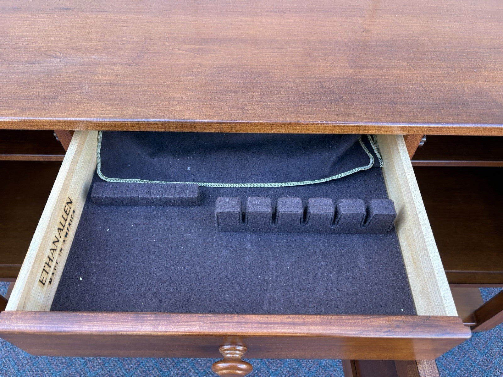 67103 Ethan Allen Maple Sideboard  Server Buffet Cabinet