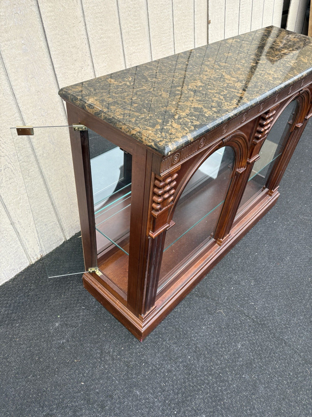 66840 Modern Pulaski Curio Console Credenza Sideboard Server Cabinet with Light