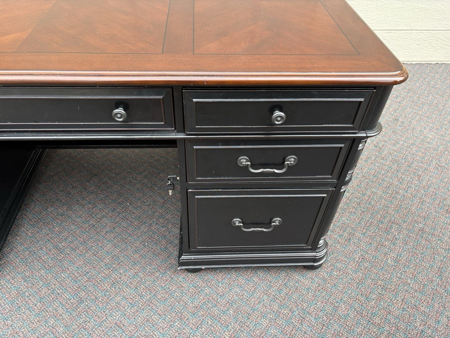 67108 Modern Riverside Furniture Ebony Executive Desk