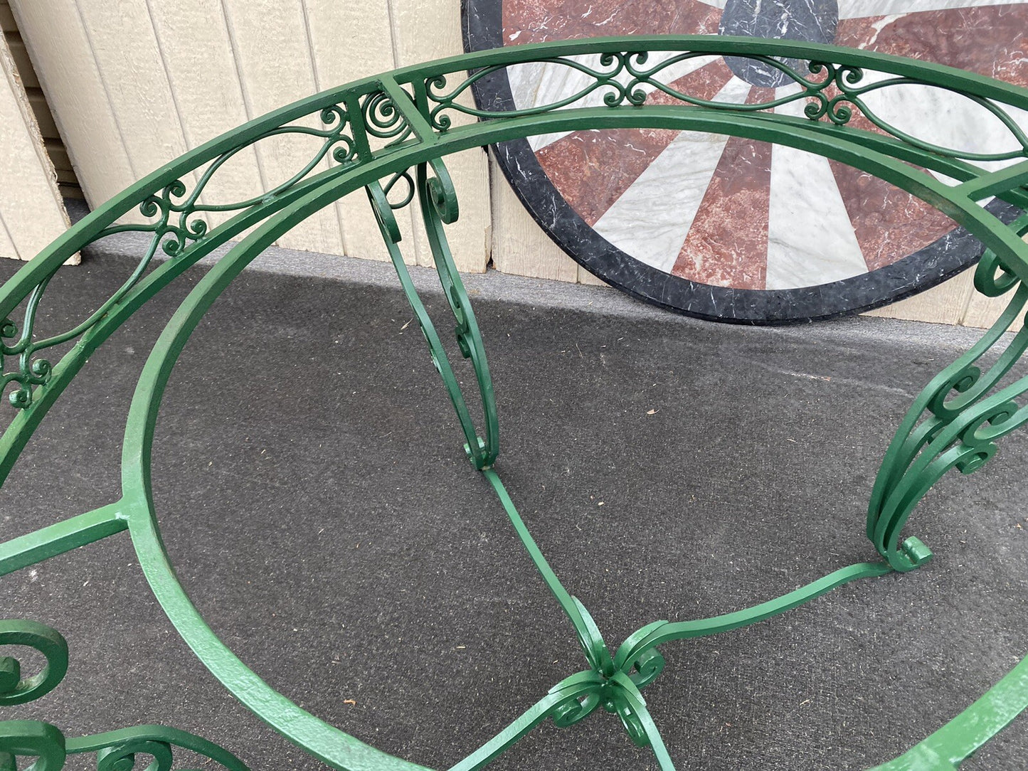65987   Super Quality Round Marble Top Dining / Foyer  Table