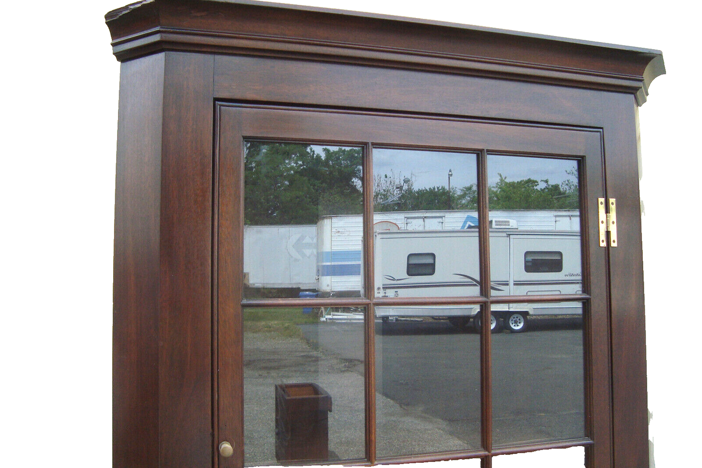 62139   HENKEL Harris Virginia Galleries  12 Pane Corner China Cabinet Curio