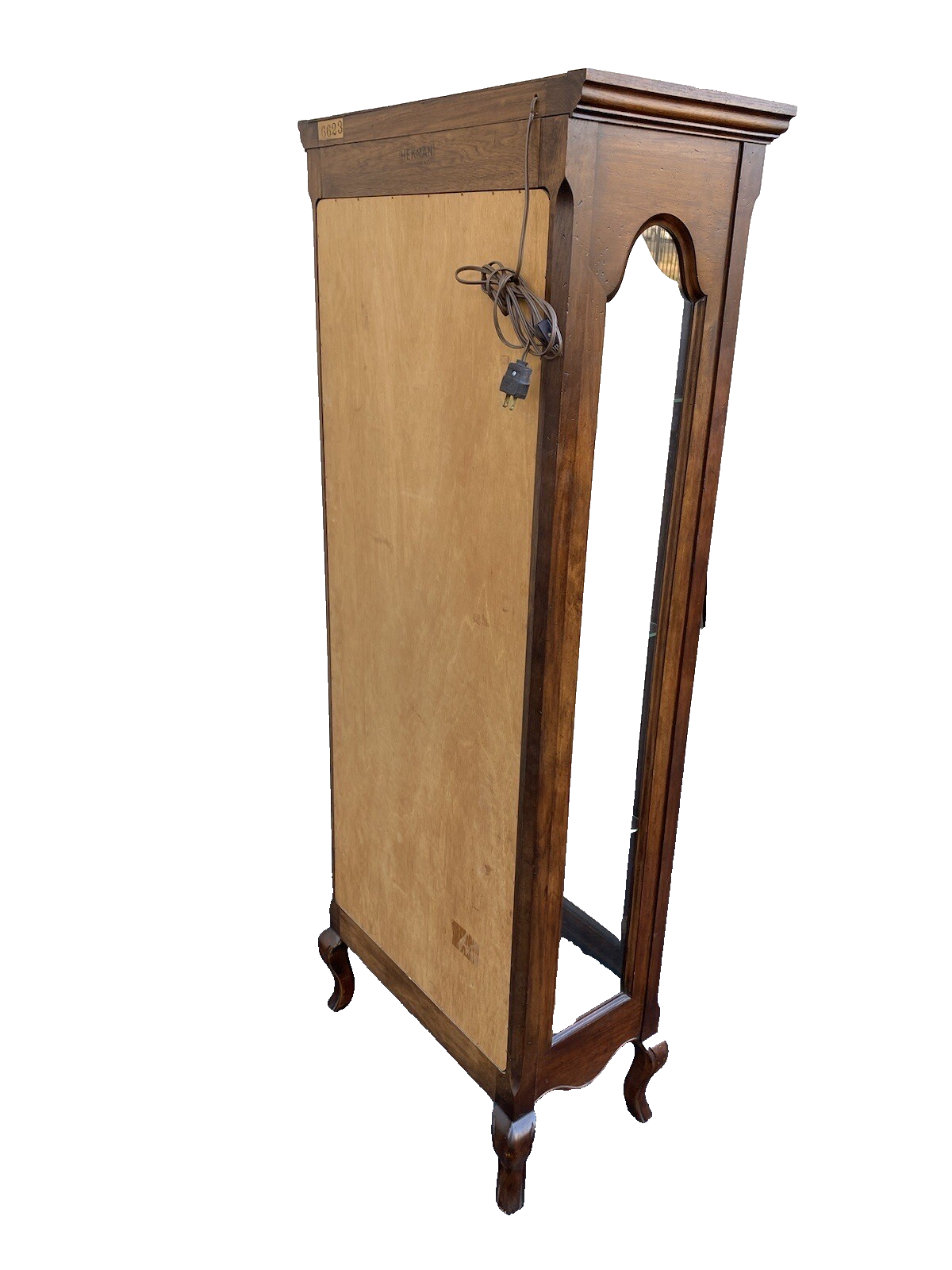 64836 HEKMAN Louis XV Lighted Curio China Cabinet