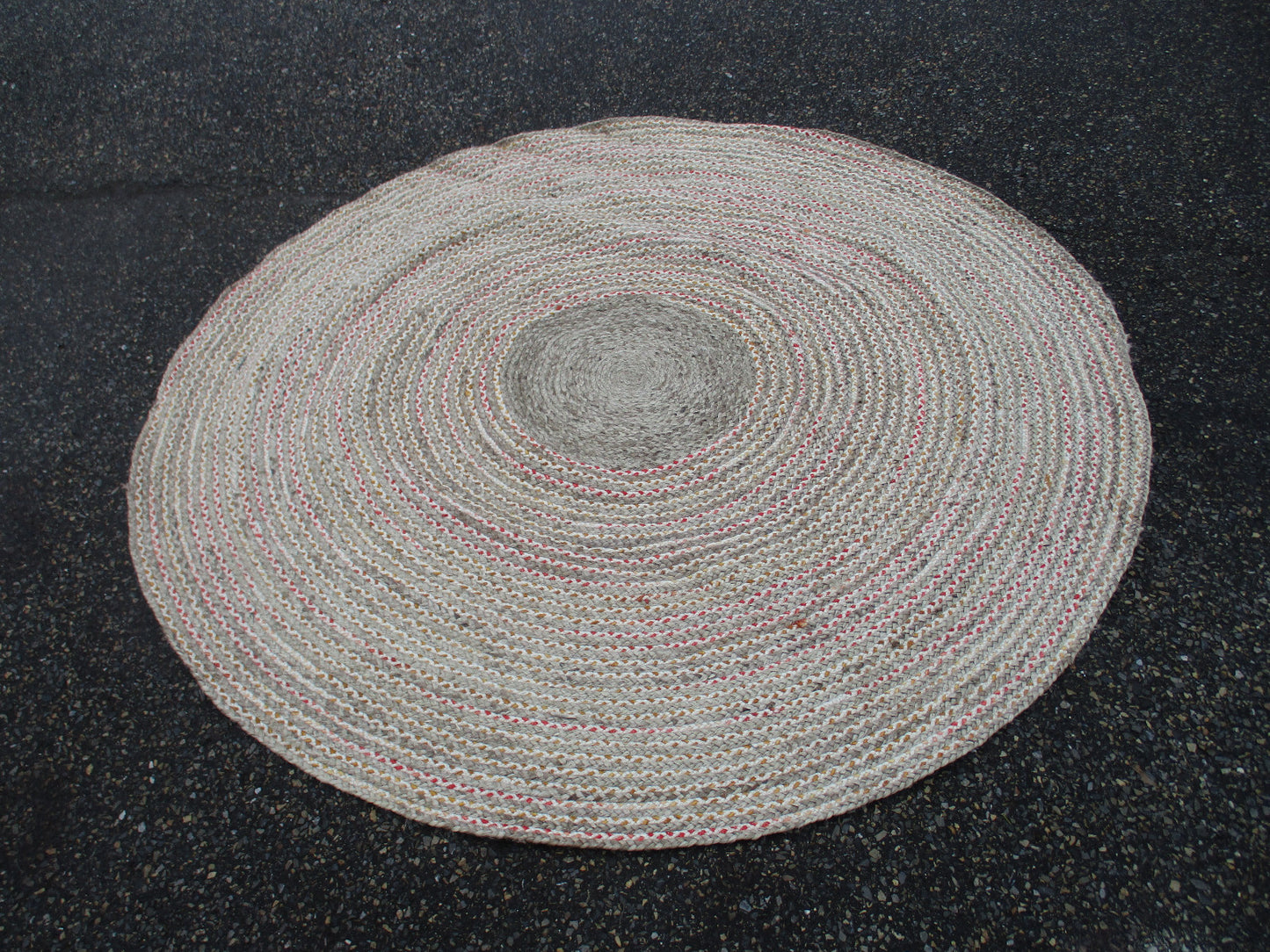 RUG 05:      Round 5 foot  10 inch   Rug    NU LOOM DISCOTEK