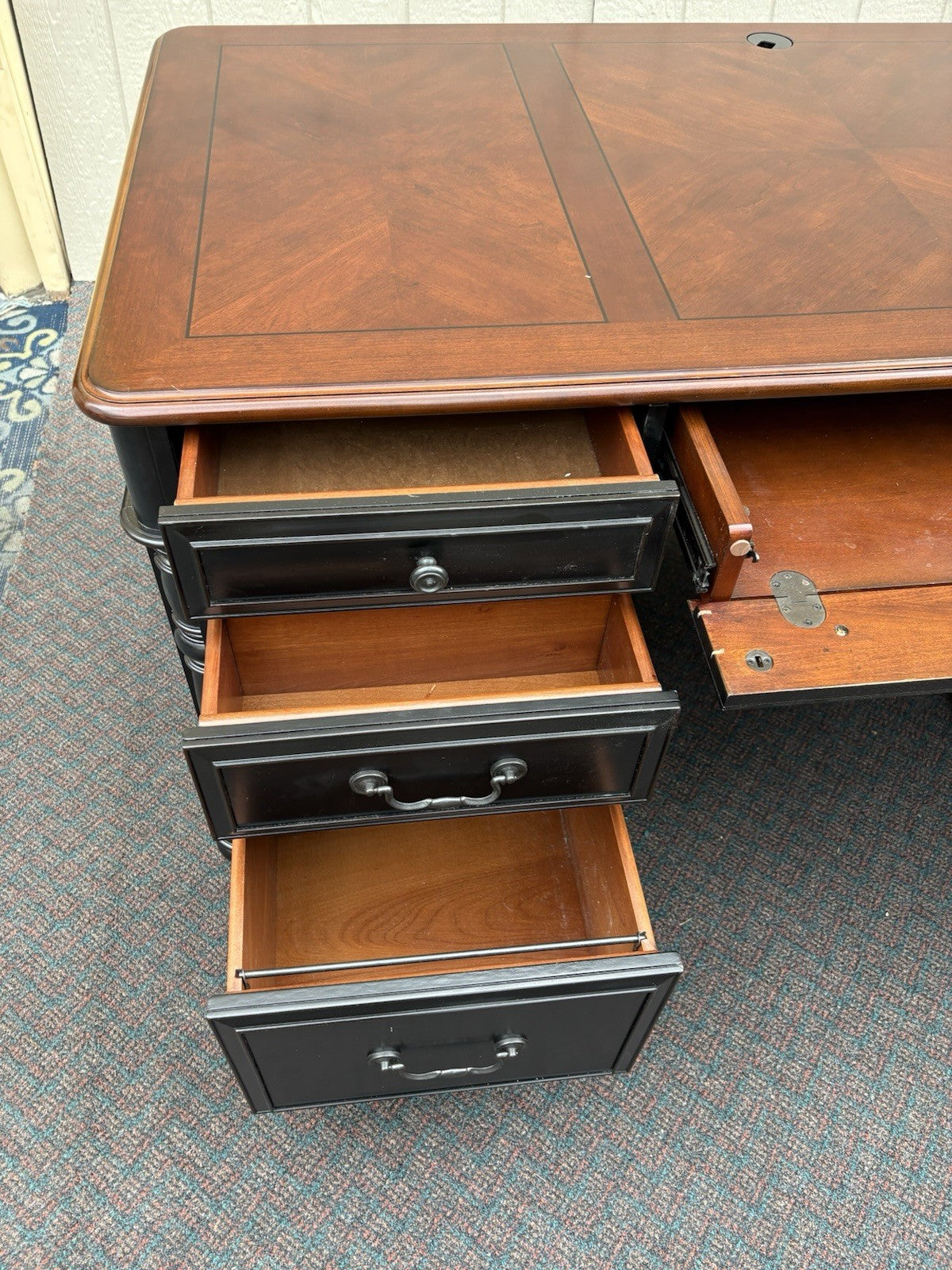 67108 Modern Riverside Furniture Ebony Executive Desk