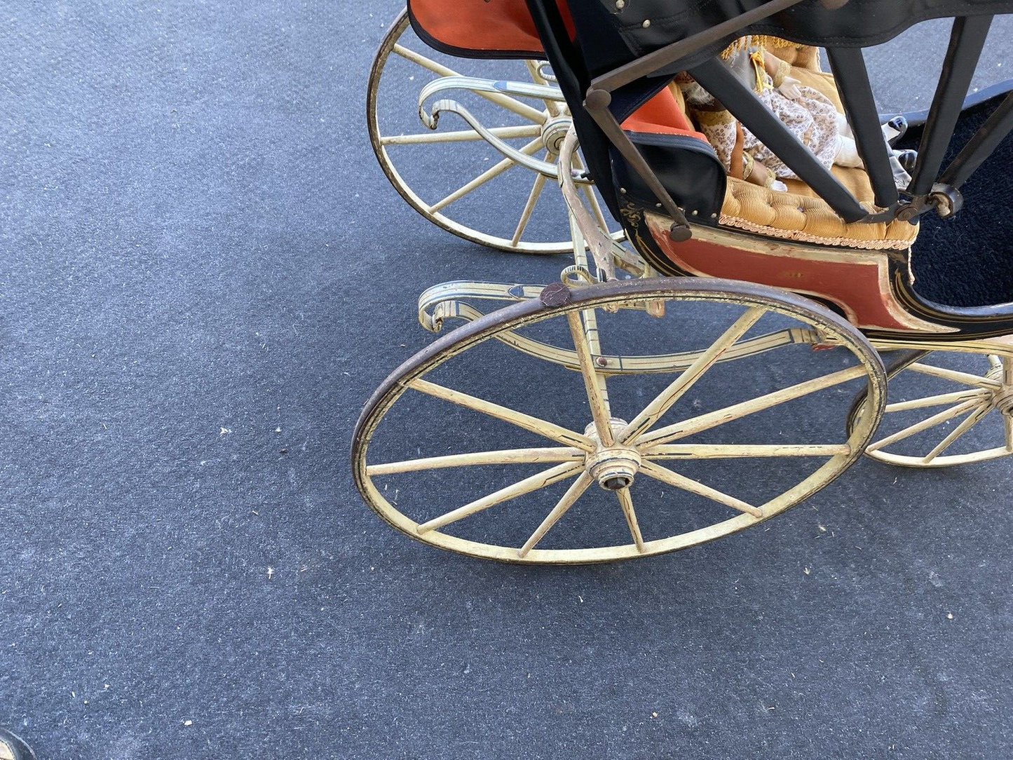 65400   RARE Antique AMISH Baby Buggy Stroller Has Hand Painted Stenciled Design