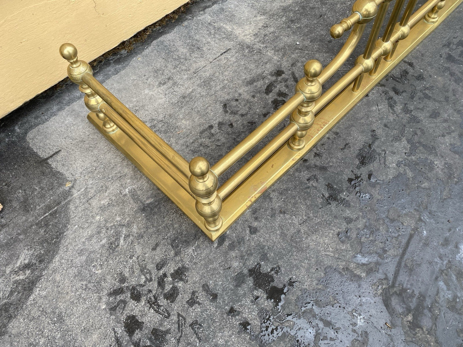65936 Quality Brass Fireplace Mantle Fender