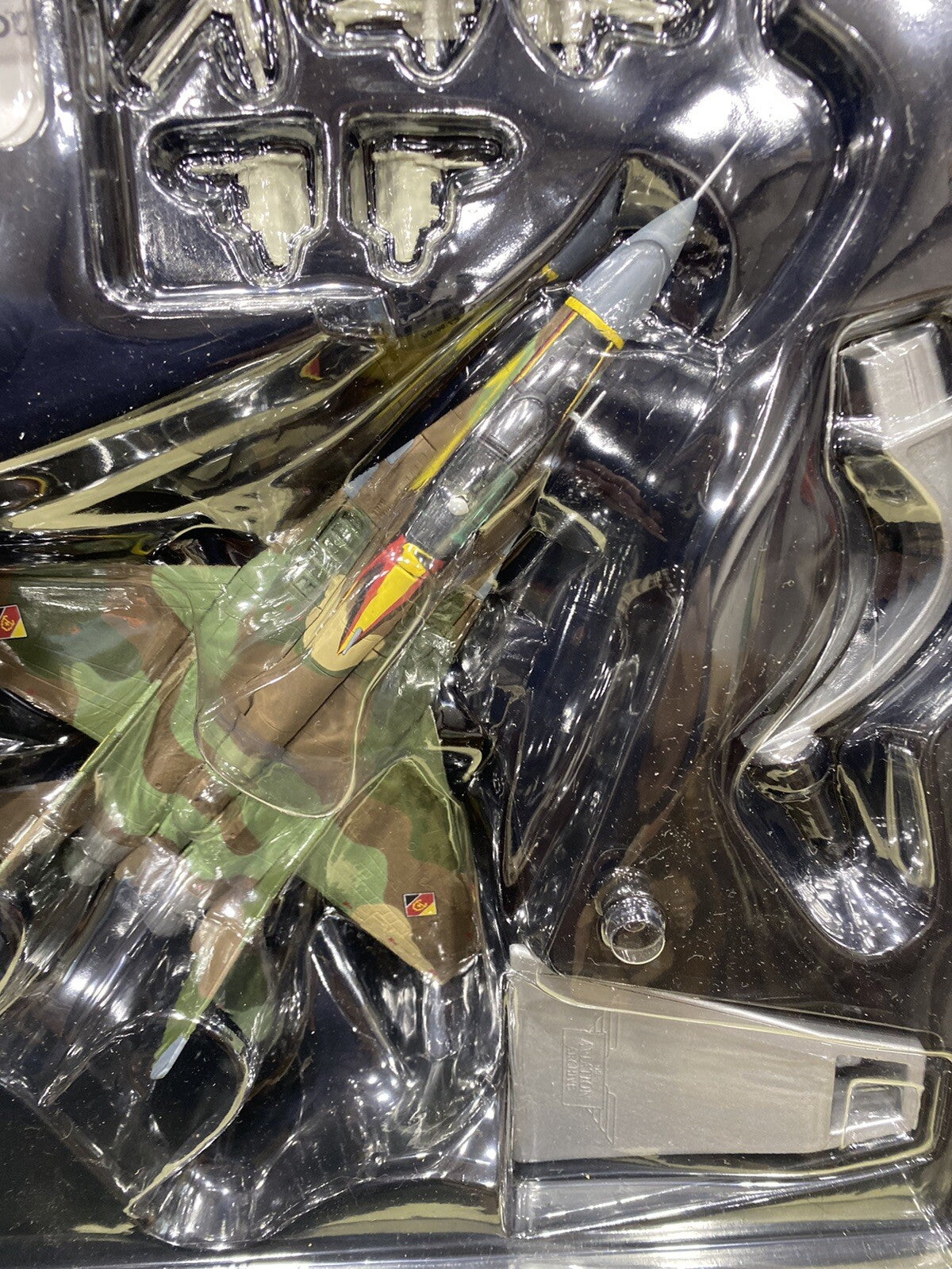 ES 207 :   Corgi AA37501 MIG 29 FULCRUM AEAST GERMANY VLadimir KOMAROW 1990