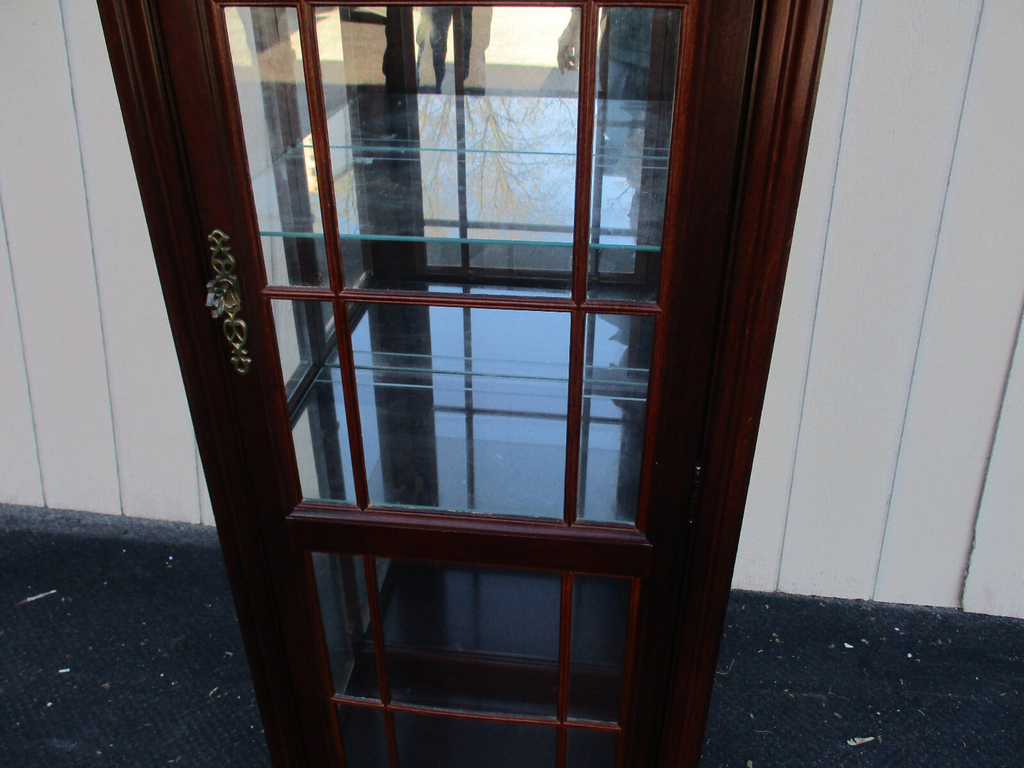 64556    PULASKI Furniture Curio China Cabinet