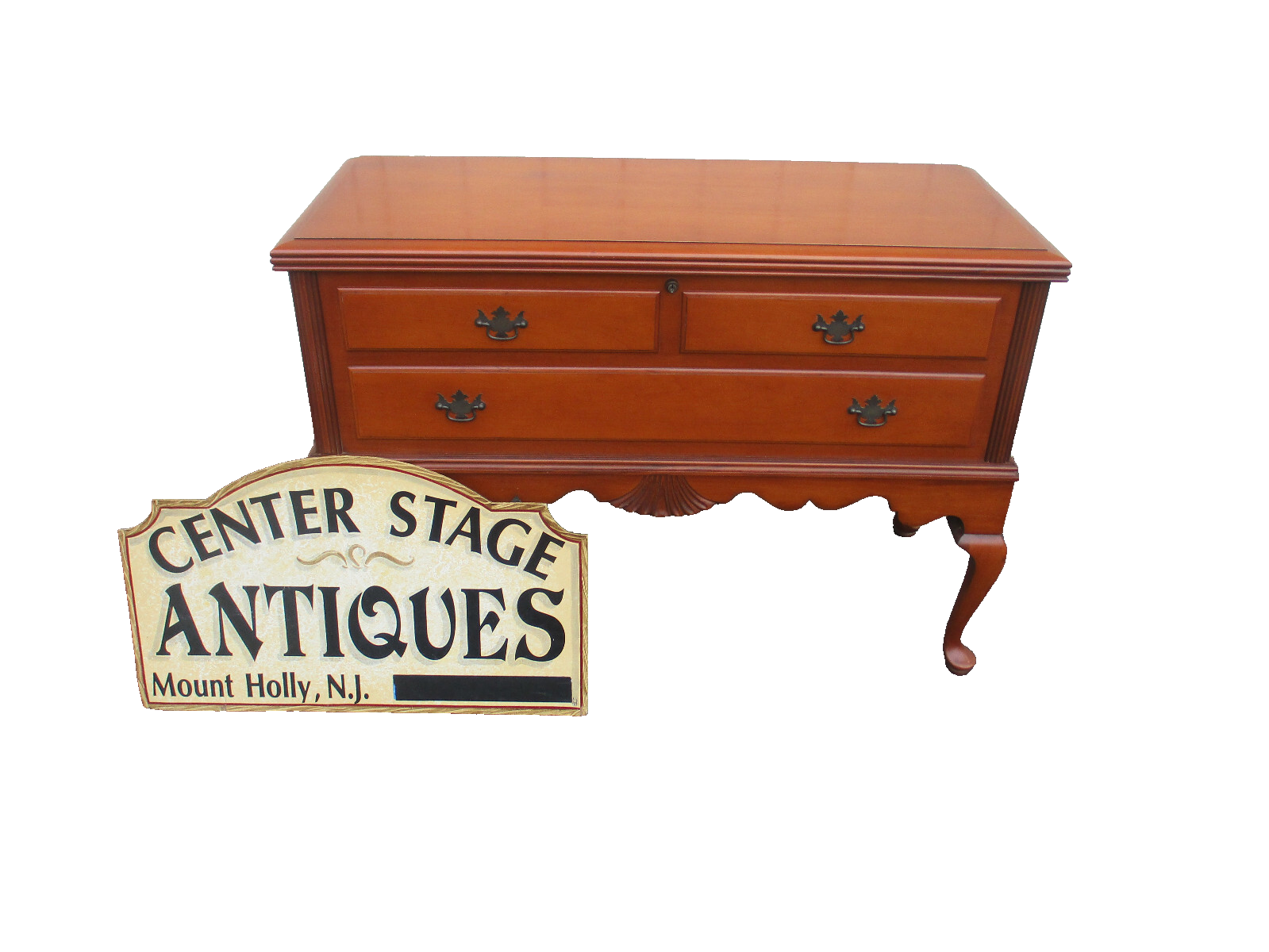 64354 Maple Queen Anne Cedar Lined Blanket Chest