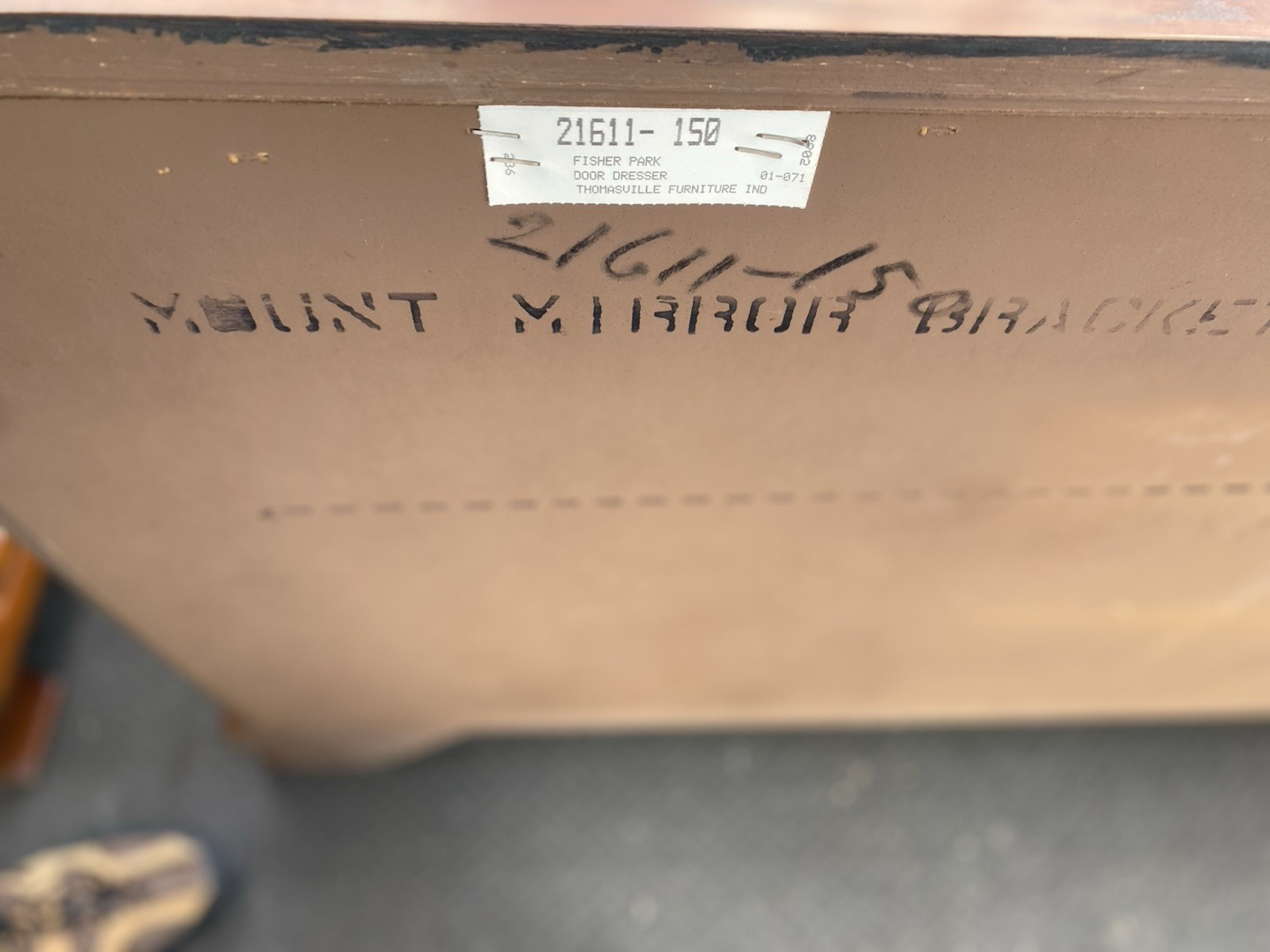 66572   THOMASVILLE Fisher  Park High Chest Dresser w/ Mirror Queen  Poster Bed