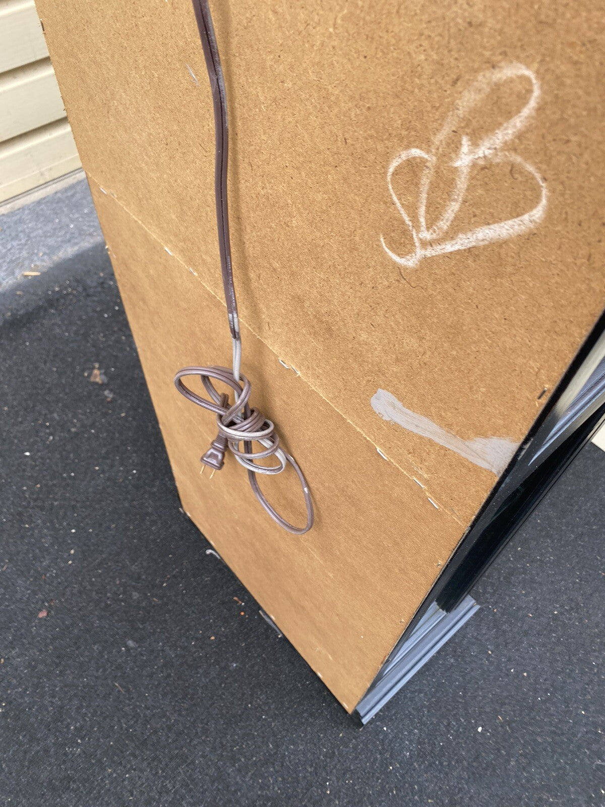 65788  Modern PULASKI Furniture Curio Cabinet Display Case