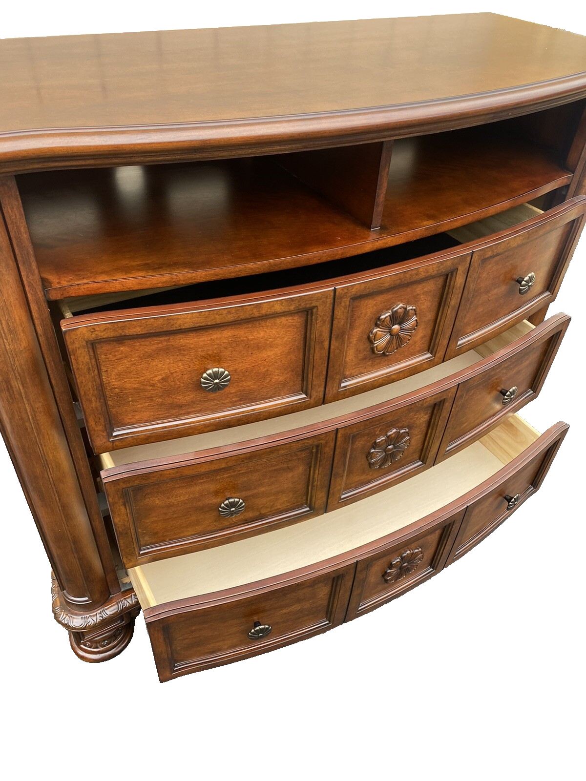 66081 Mahogany Television Stand Credenza Buffet Server