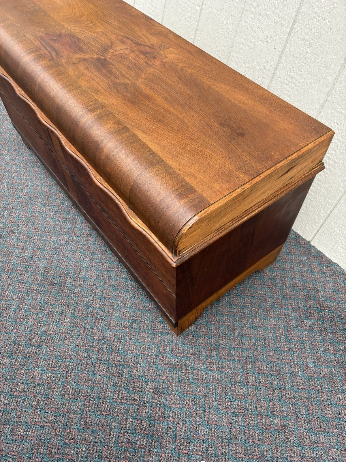 67118 Deco Cedar Lined Blanket Storage Chest