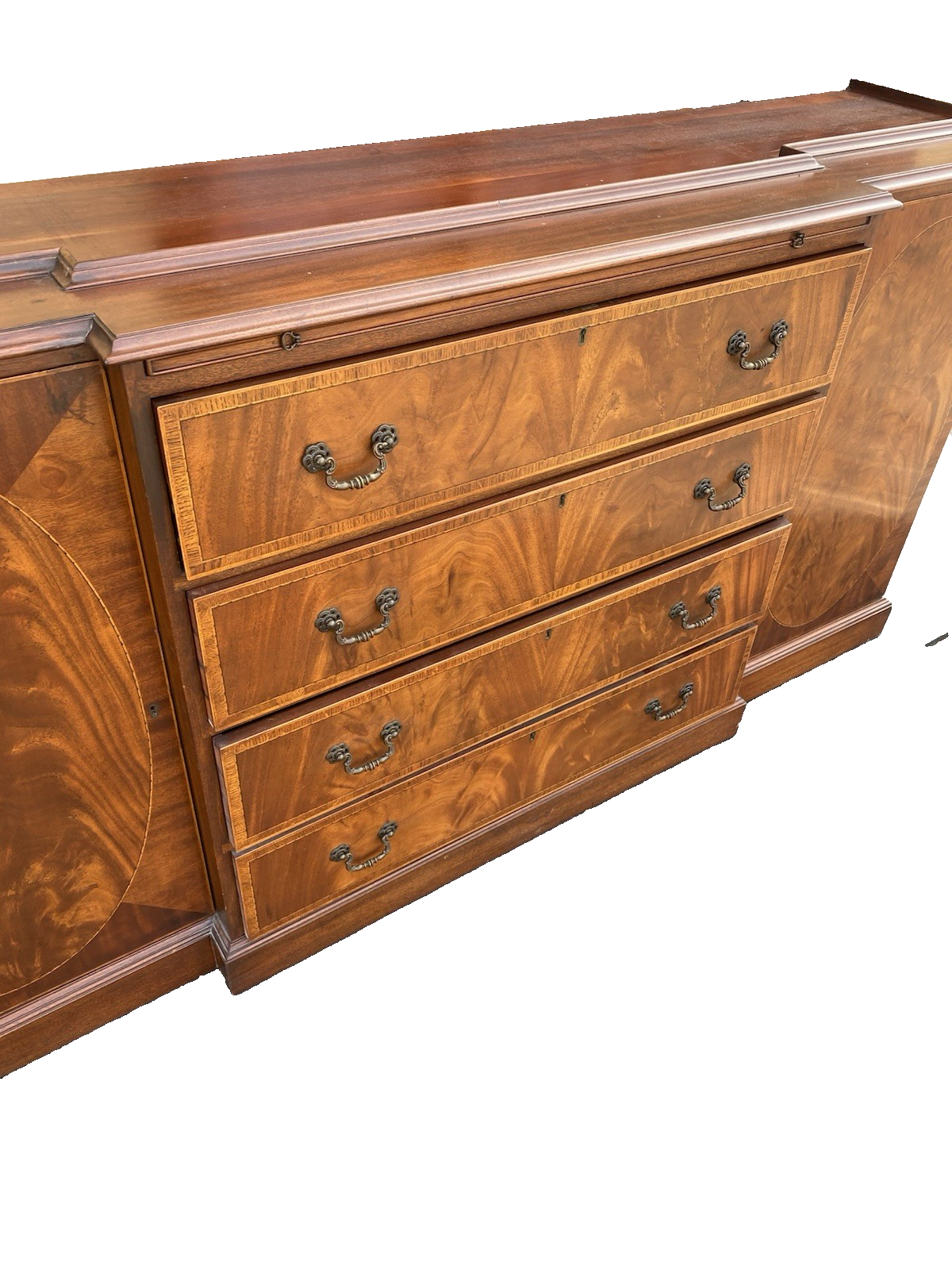 66586   QUALITY Inlaid Sacks MARLBORO MANOR  Breakfront China Cabinet