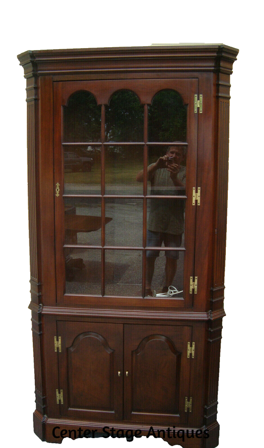 62139   HENKEL Harris Virginia Galleries  12 Pane Corner China Cabinet Curio