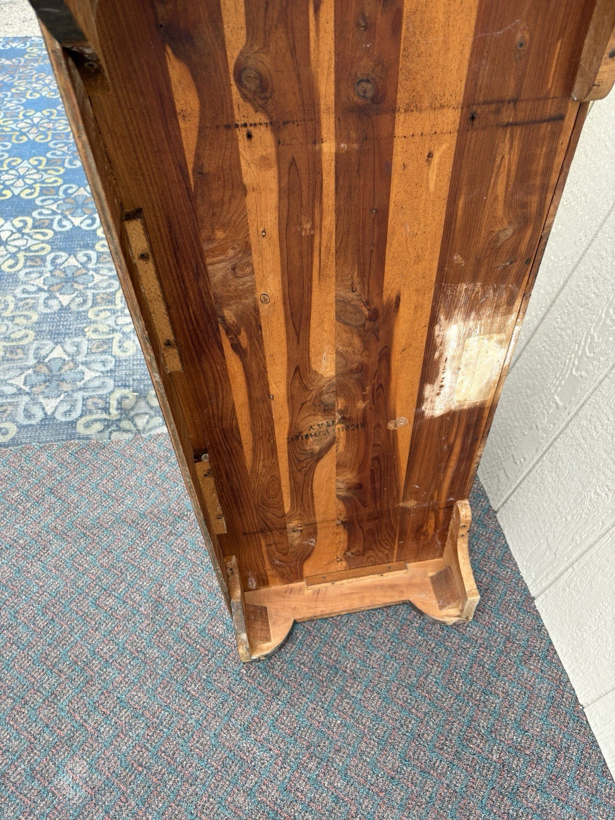 67118 Deco Cedar Lined Blanket Storage Chest