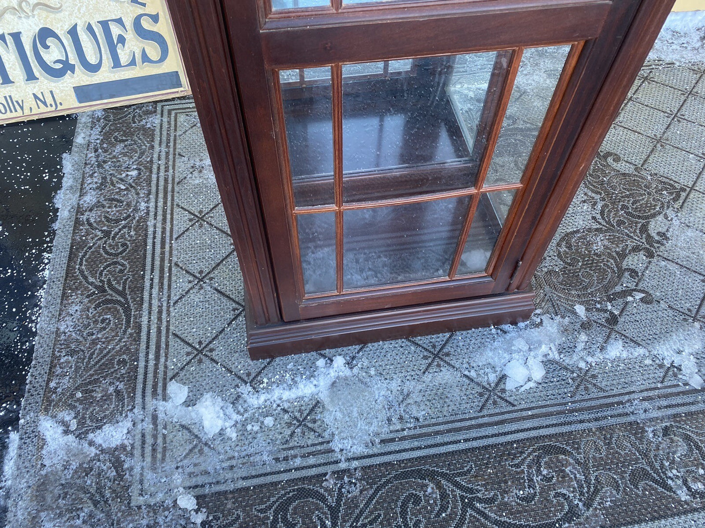 64556    PULASKI Furniture Curio China Cabinet