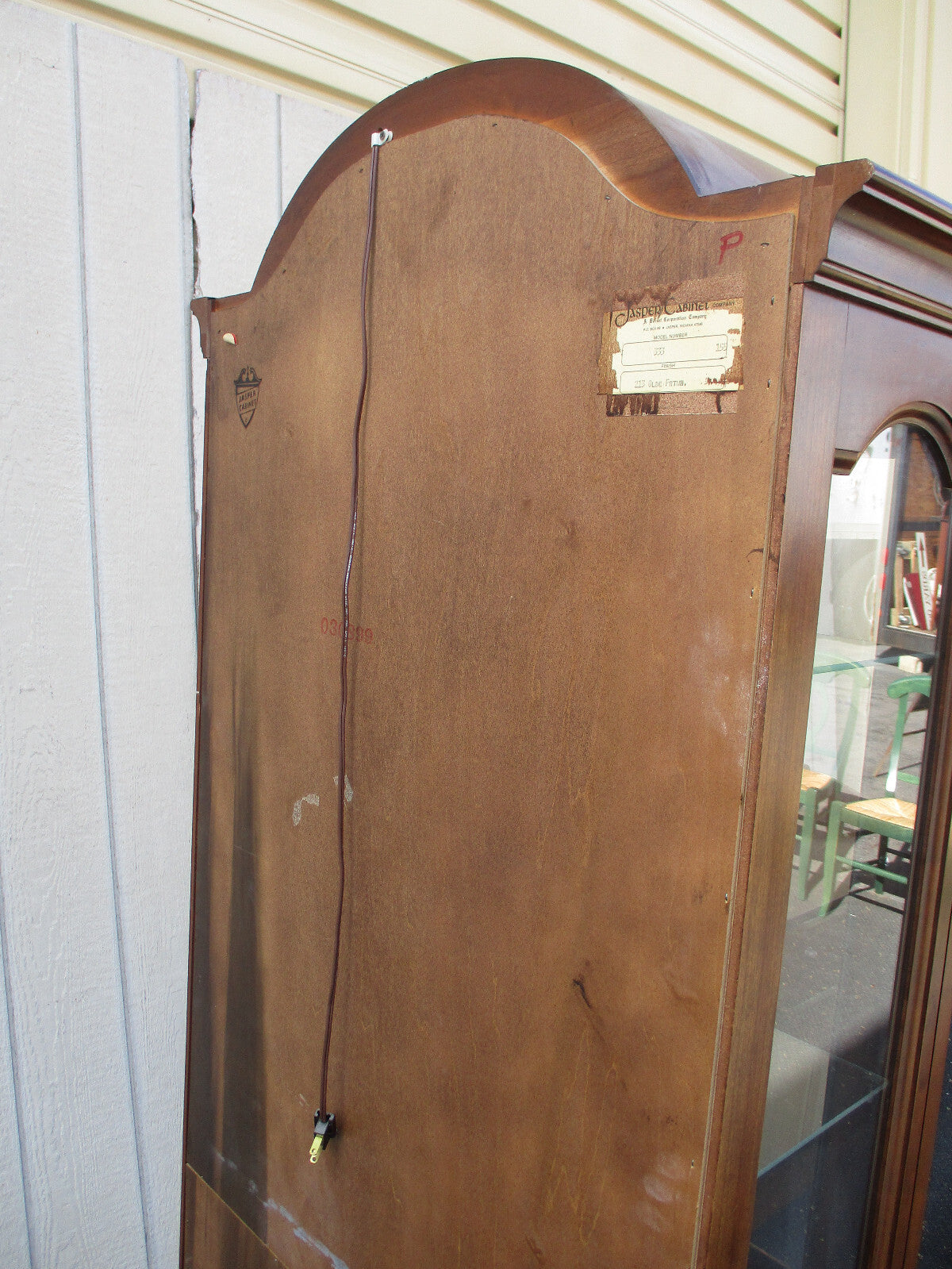 64173  Cherry Curio China Cabinet Etergie JASPER Furniture