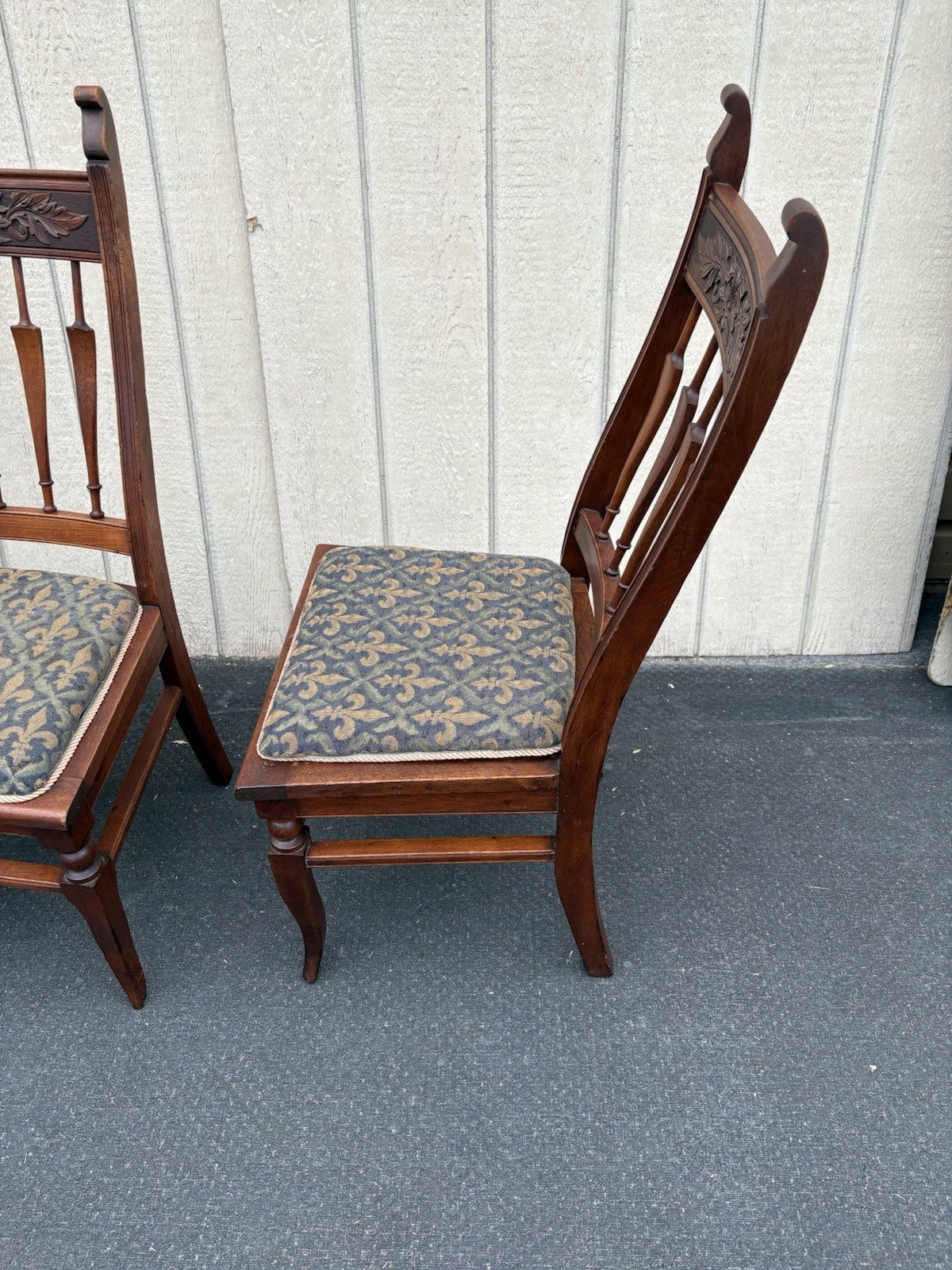 66466 Set 4 Victorian Walnut  Custom Hand Made Dining Chairs Chair s