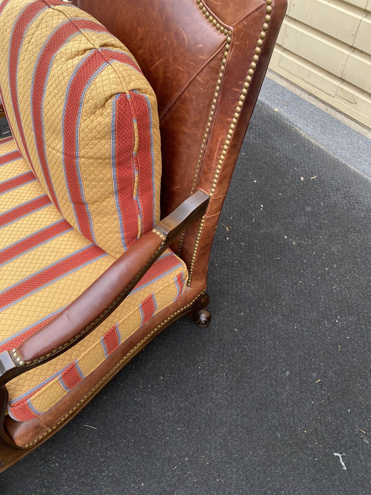 65785   Large TAYLOR KING Furniture  Leather   Armchair Chair