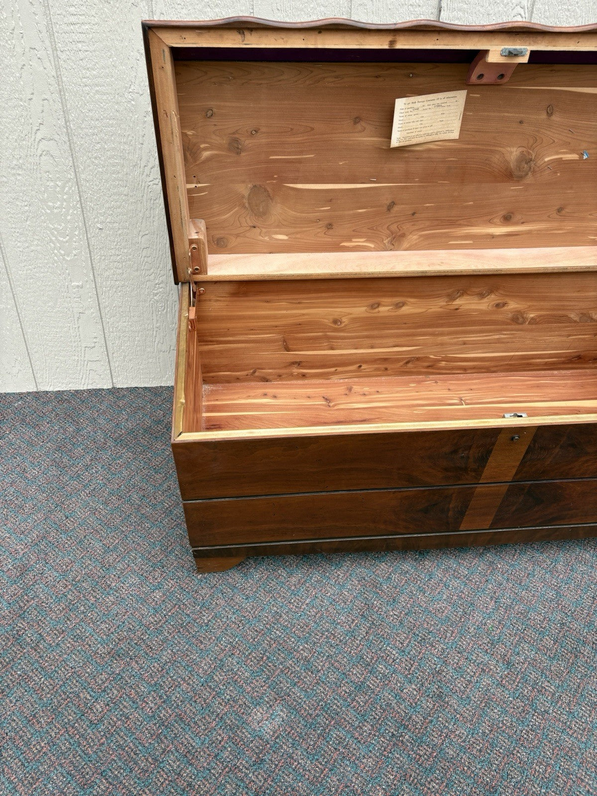 67118 Deco Cedar Lined Blanket Storage Chest