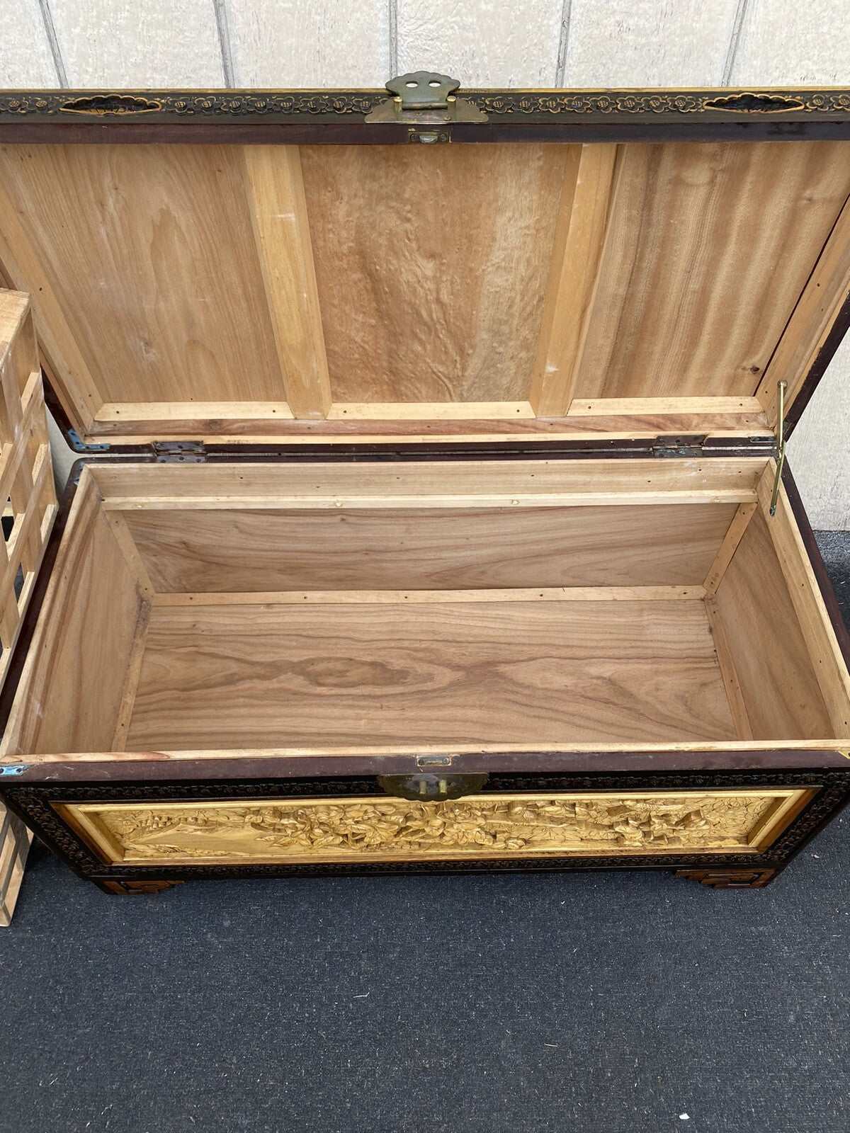 66158    Oriental Blanket Chest Storage Cabinet