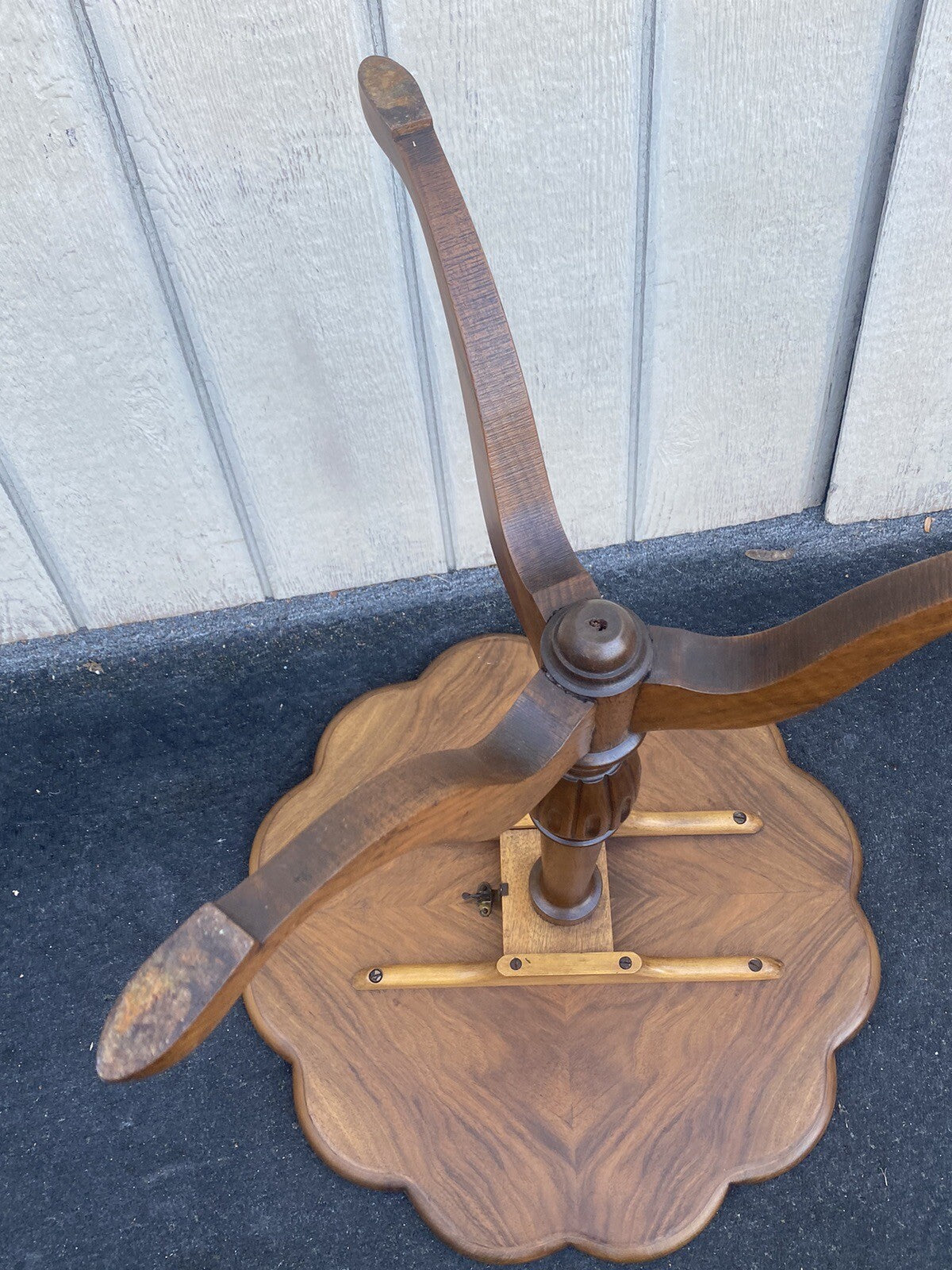 65002   Flame Mahogany Tilt Top Lamp Table Stand