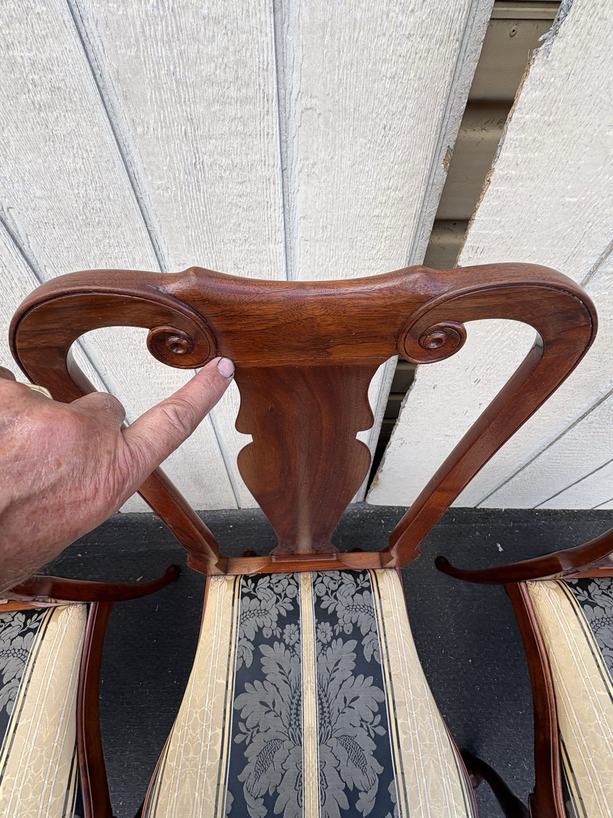 66643  Set of 6 Solid Mahogany Queen Anne Dining Chair s