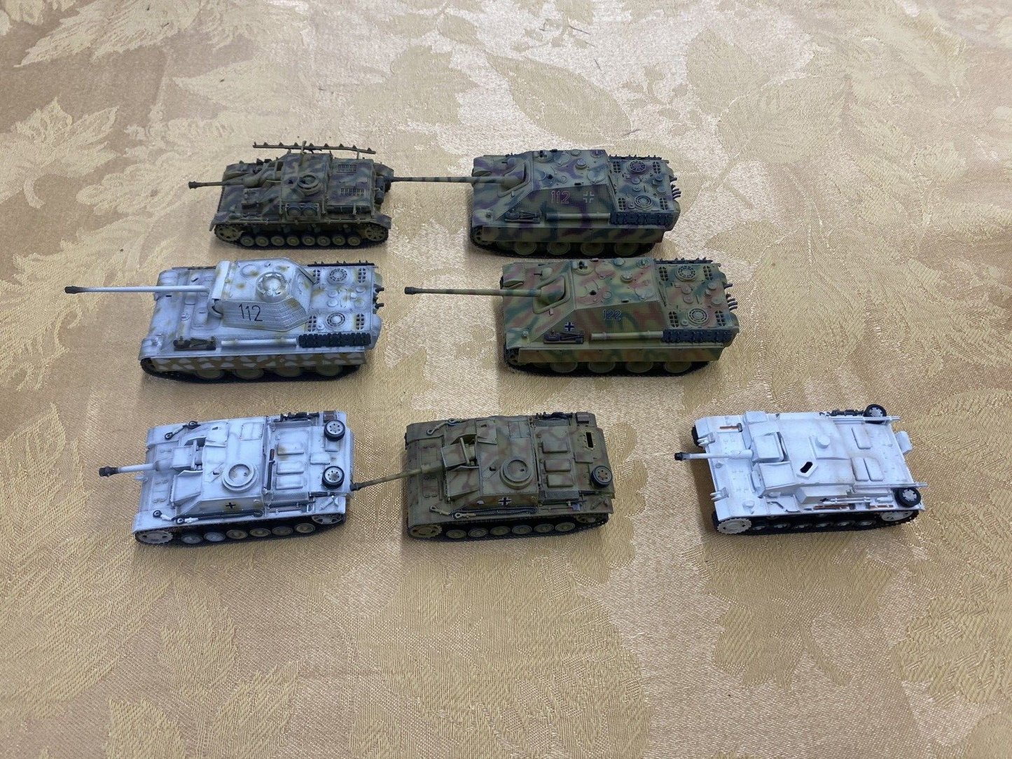 ES 54: Grouping of 7 Military Vehicles  Tanks    3 3/4" to 4" long
