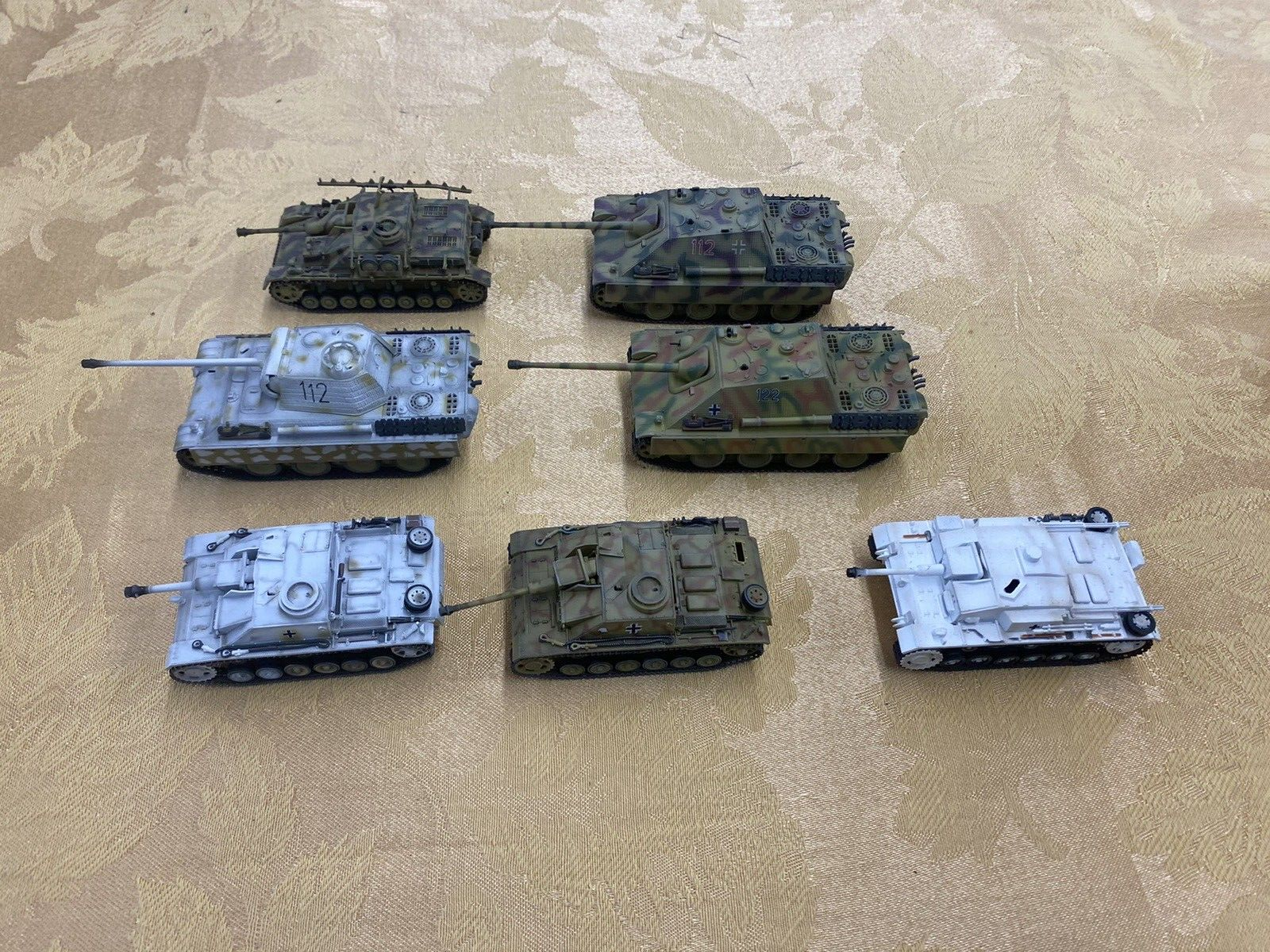 ES 54: Grouping of 7 Military Vehicles  Tanks    3 3/4" to 4" long