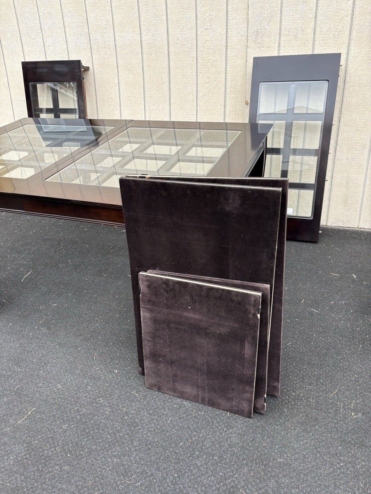 64258     Large Stanley  Modern  DINING Table w/ 2 leafs + table pads 110" Long