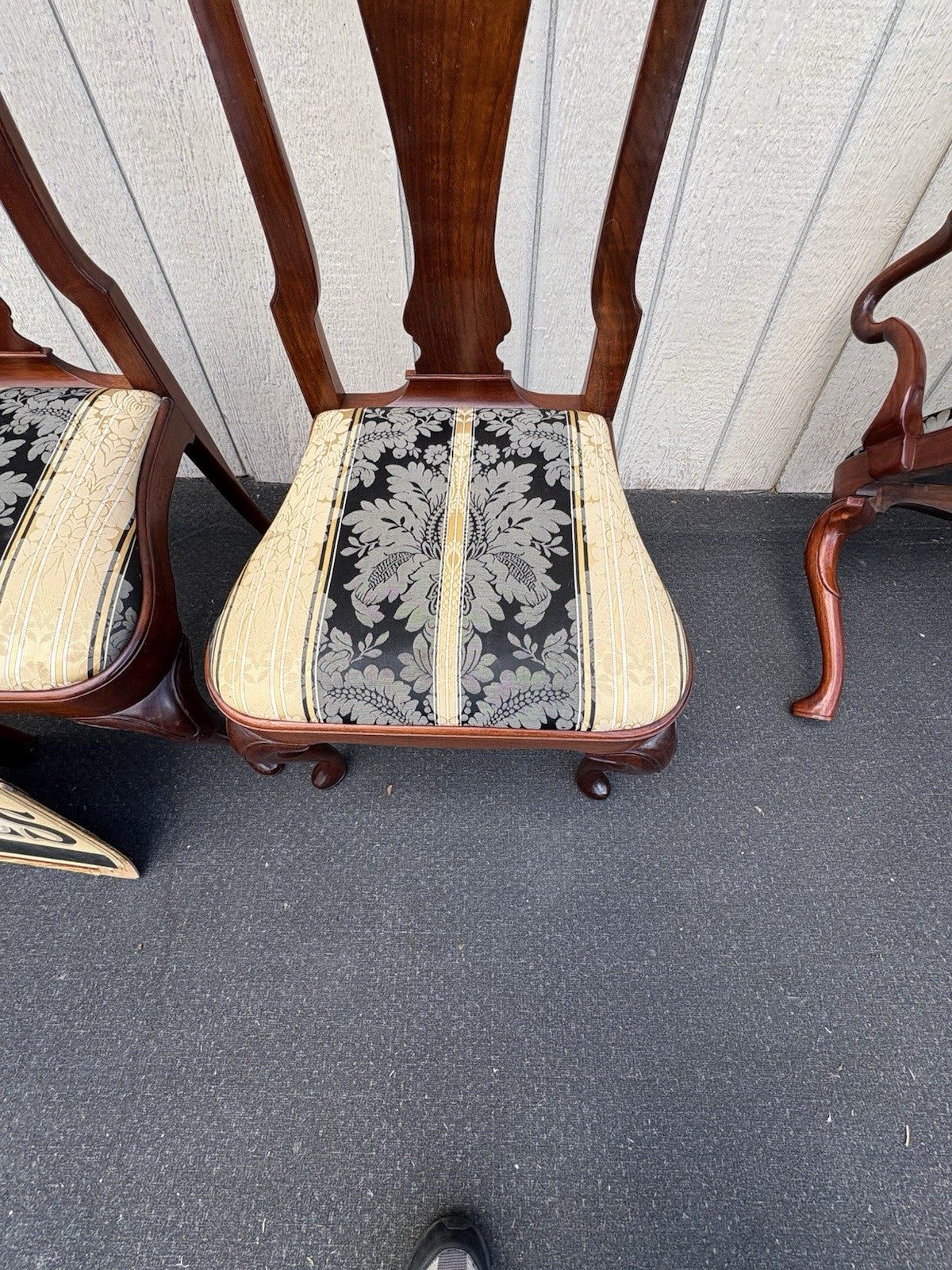 66643  Set of 6 Solid Mahogany Queen Anne Dining Chair s