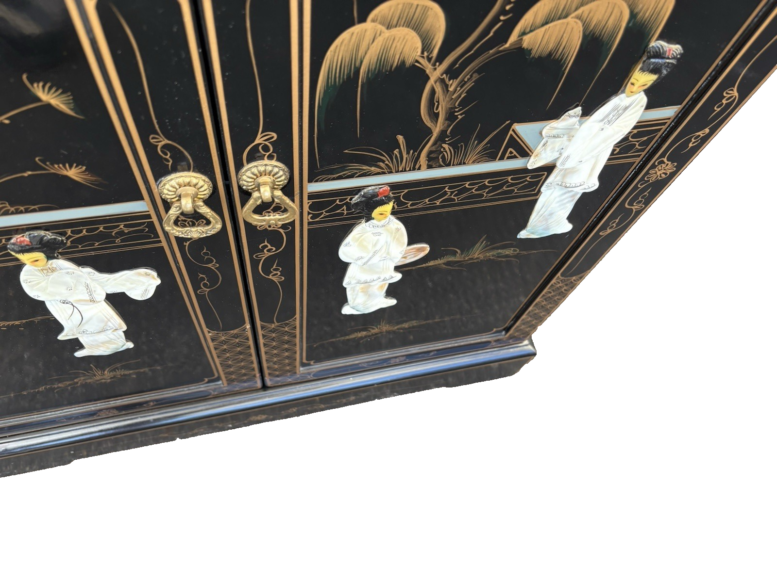 66705 Oriental Figural Storage Cabinet Server Sideboard with Drawer